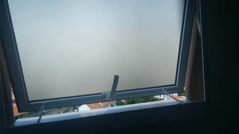 Limitador de abertura em janela